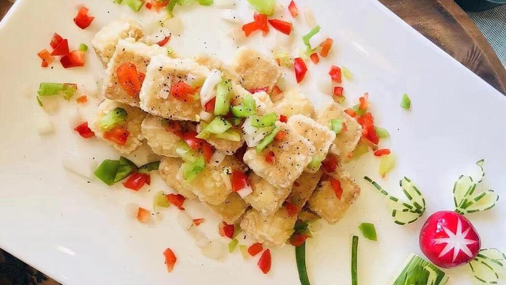 TOFU WITH PEPPER AND SALT